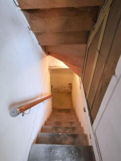 STAIRS DOWN TO BA...
