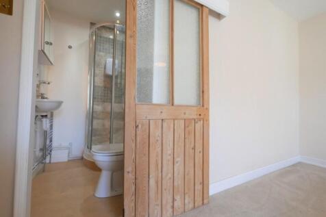 EN-SUITE ACCESS