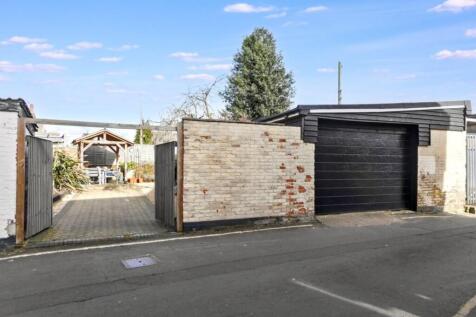 GARAGE &amp; DRIV...