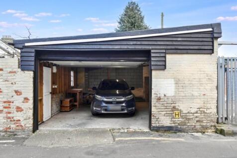 DOUBLE GARAGE1