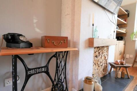SITTING FEATURE