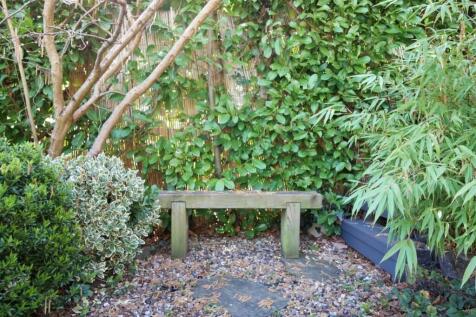 GARDEN FEATURE