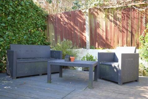DECKING FEATURE
