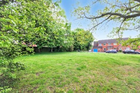 COMMUNAL GREEN