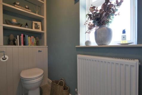 CLOAKROOM1
