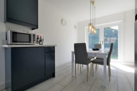 KITCHEN DINER1