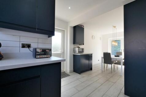 KITCHEN DINER3