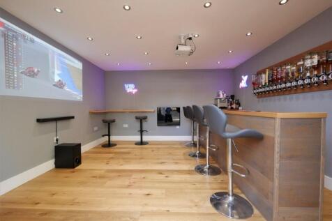 BAR GAMES ROOM1