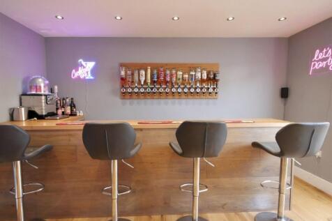 BAR GAMES ROOM2