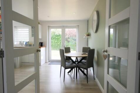 KITCHEN DINER6