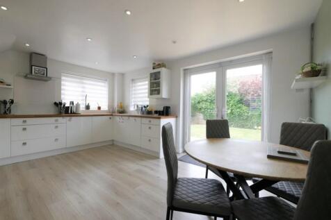 KITCHEN DINER1