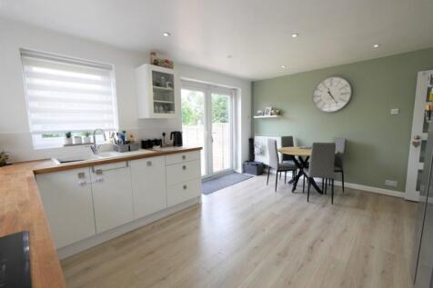 KITCHEN DINER2