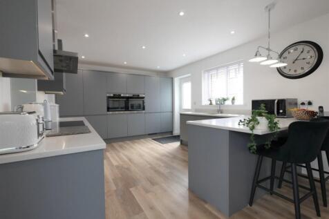 KITCHEN DINER2
