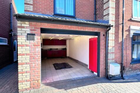 GARAGE1
