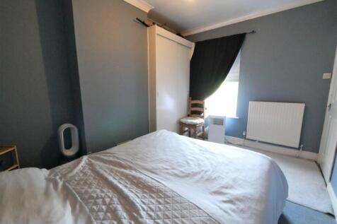 BEDROOM2 2