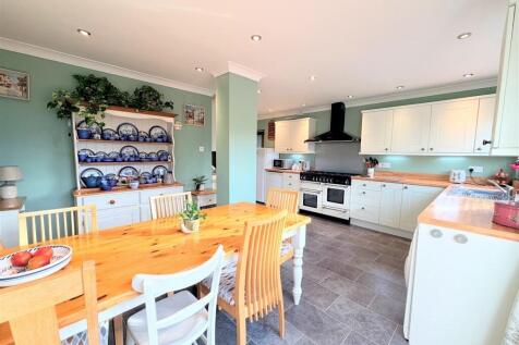 KITCHEN AND DININ...