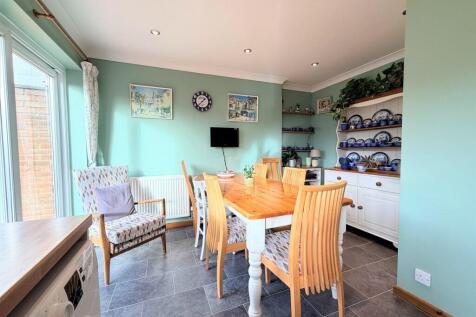 KITCHEN AND DININ...