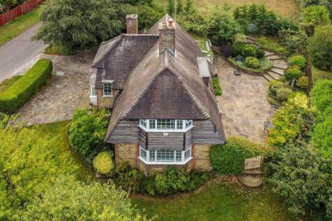 TUDOR CLOSE, 15 DRONE (2).jpg