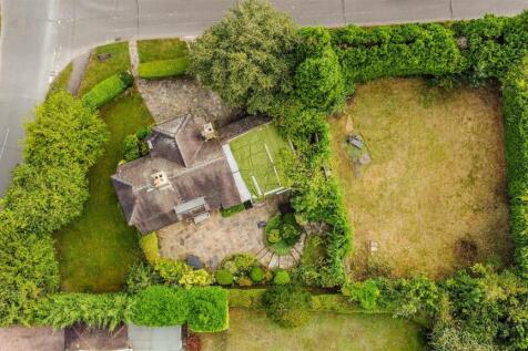TUDOR CLOSE, 15 DRONE (4).jpg