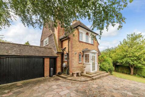 TUDOR CLOSE, 15 (3).jpg
