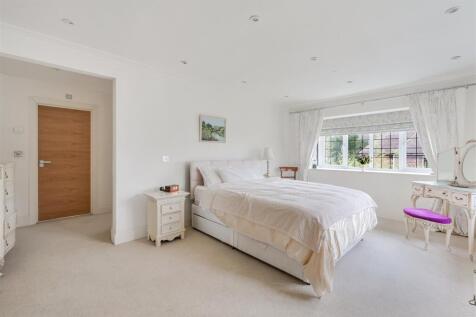 HIGH OAKS CLOSE (18).jpg