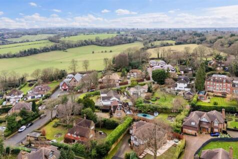 HIGH OAKS CLOSE, 1 DRONE (10).jpg