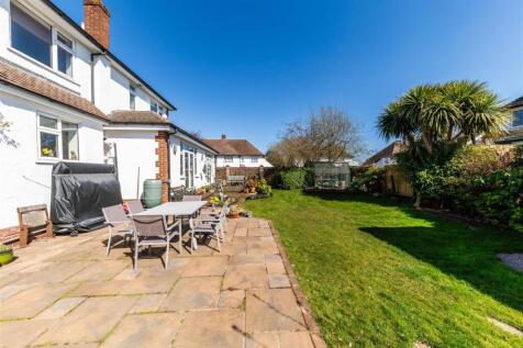 YEWLANDS CLOSE, 44 EXTRA UNPROCESSED-49.jpg