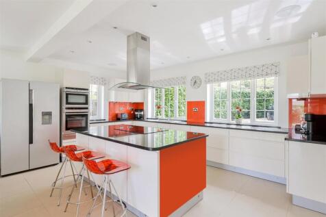 THE-DRIVE,-10--Kitchen-Island-2-Retouched.jpg