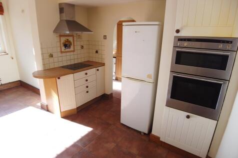 kitchen 2-1024x768.JPG