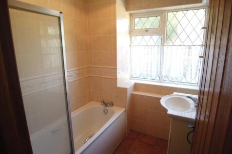 bathroom-1024x768.JPG