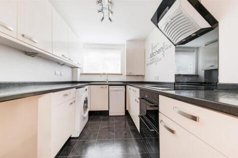 Well House, Woodmansterne Lane5.jpg