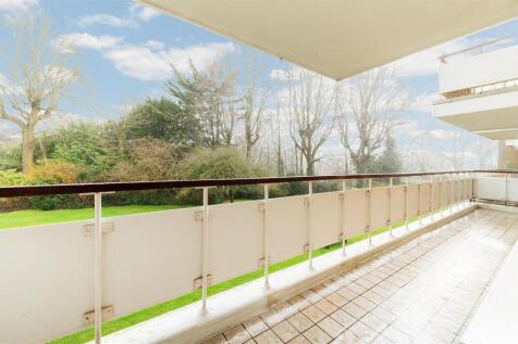 Well House, Woodmansterne Lane11.jpg