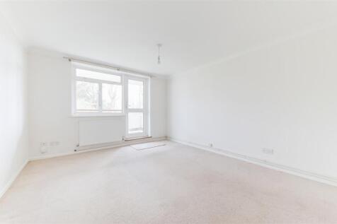 Well House, Woodmansterne Lane9.jpg