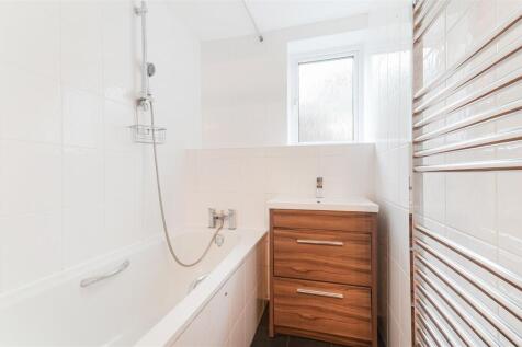 Well House, Woodmansterne Lane6.jpg
