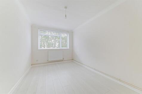 Well House, Woodmansterne Lane4.jpg