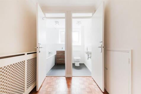 Well House, Woodmansterne Lane7.jpg