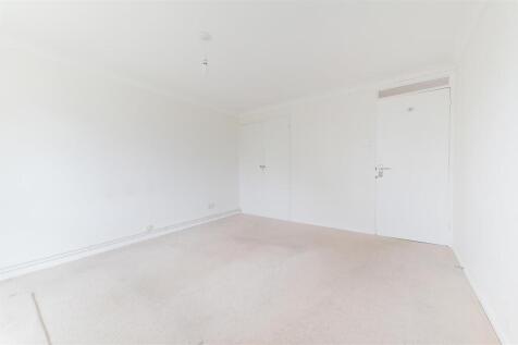 Well House, Woodmansterne Lane8.jpg