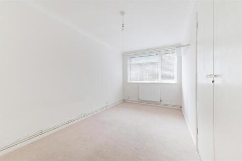 Well House, Woodmansterne Lane10.jpg