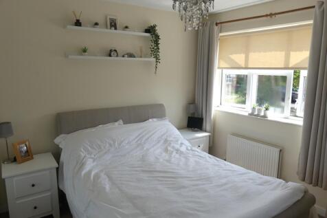 Bed 1.JPG