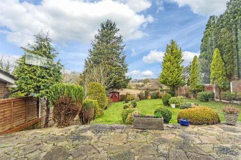 bungalow-green-lane-lower-kingswood-103.jpg