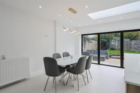 FERNDALE ROAD, 54  (8).jpg