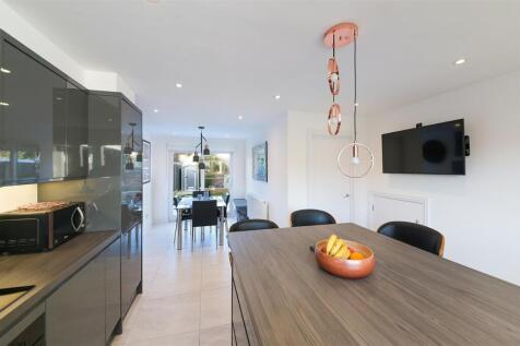 THE GABLES,7 - (3).jpg