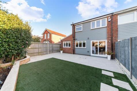 THE GABLES,7 - (16).jpg