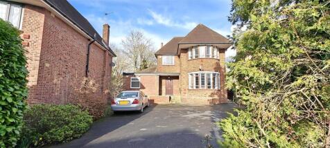 Connaught Drive NW11