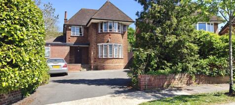 Connaught Drive NW11