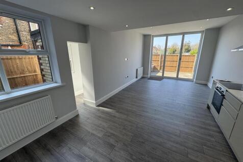 Kitchen/lounge