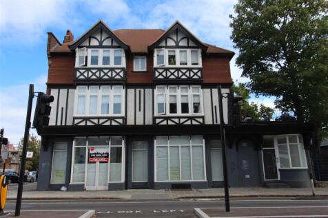William Court N9