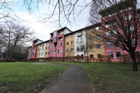 Crown Close N22