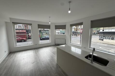 Kitchen/ Lounge
