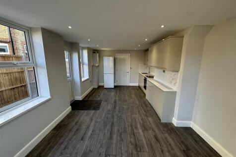Kitchen/ Lounge